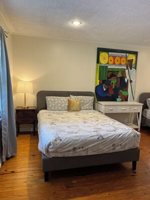 3 bedrooms, desk, iron/ironing board, free WiFi