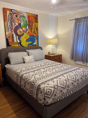 3 bedrooms, desk, iron/ironing board, free WiFi