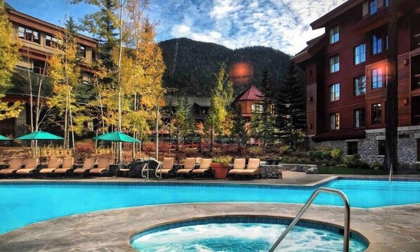 Outdoor pool, a heated pool - Gorgeous Marriott Villas-2bd (sleeps 8)+3 full bath SPACIOUS VILLA!! (South Lake Tahoe)