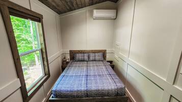 2 bedrooms, bed sheets