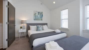 3 slaapkamers, een bureau, een strijkplank/strijkijzer, wifi