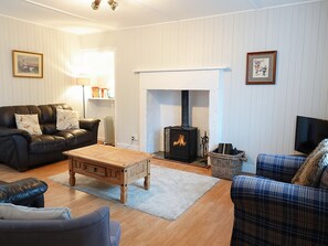 Fireplace - Being set on the Brahan Estate makes for an exceptional holiday base. (Brahan, near Dingwall)