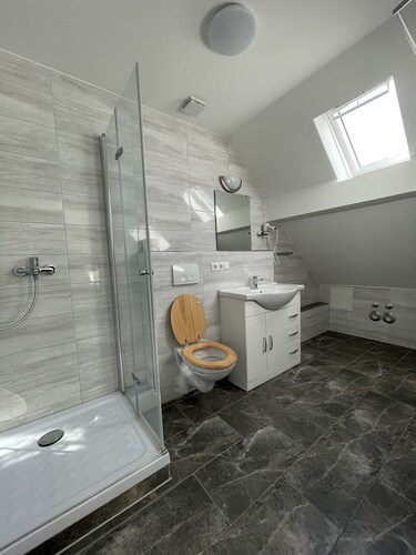 5P-Newly renovated beautiful spacious apartment