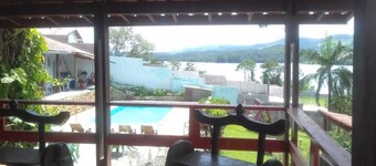 Accommodation in front of the Nazaré Paulista Dam
