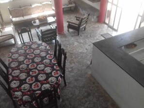 Unclassified image, 3 of 21, button