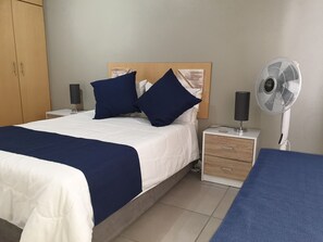 2 bedrooms - Your Jeffrey's Main beach holiday starts here! (Jeffreys Bay)