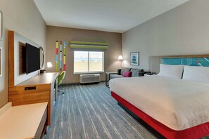 Suite, 1 King Bed, Non Smoking | In-room safe, desk, soundproofing, bed sheets - Hampton Inn Lebanon (Lebanon)