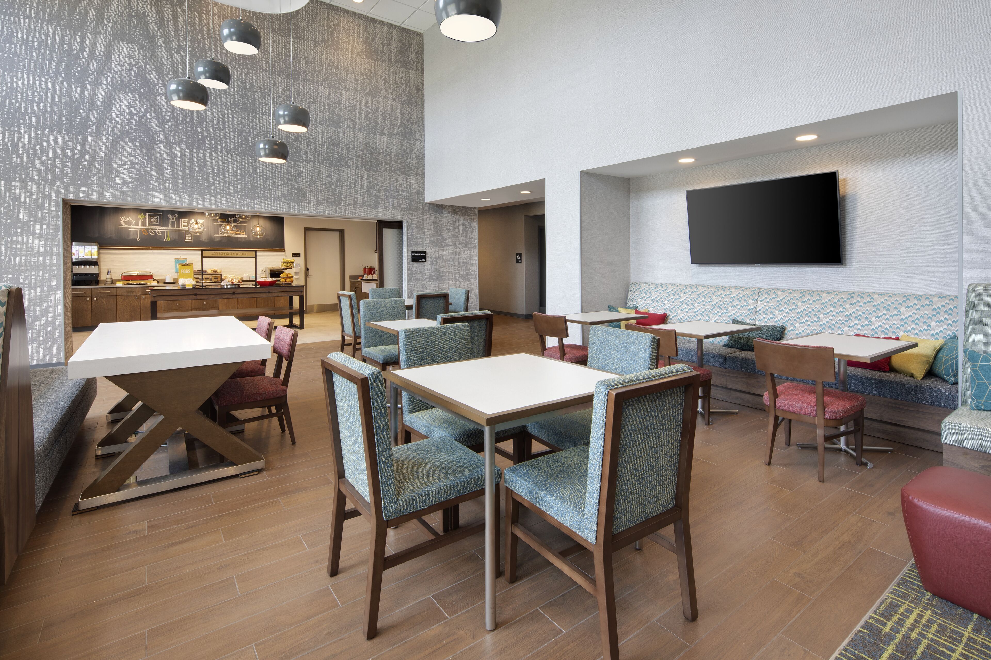 daily buffet breakfast for a fee