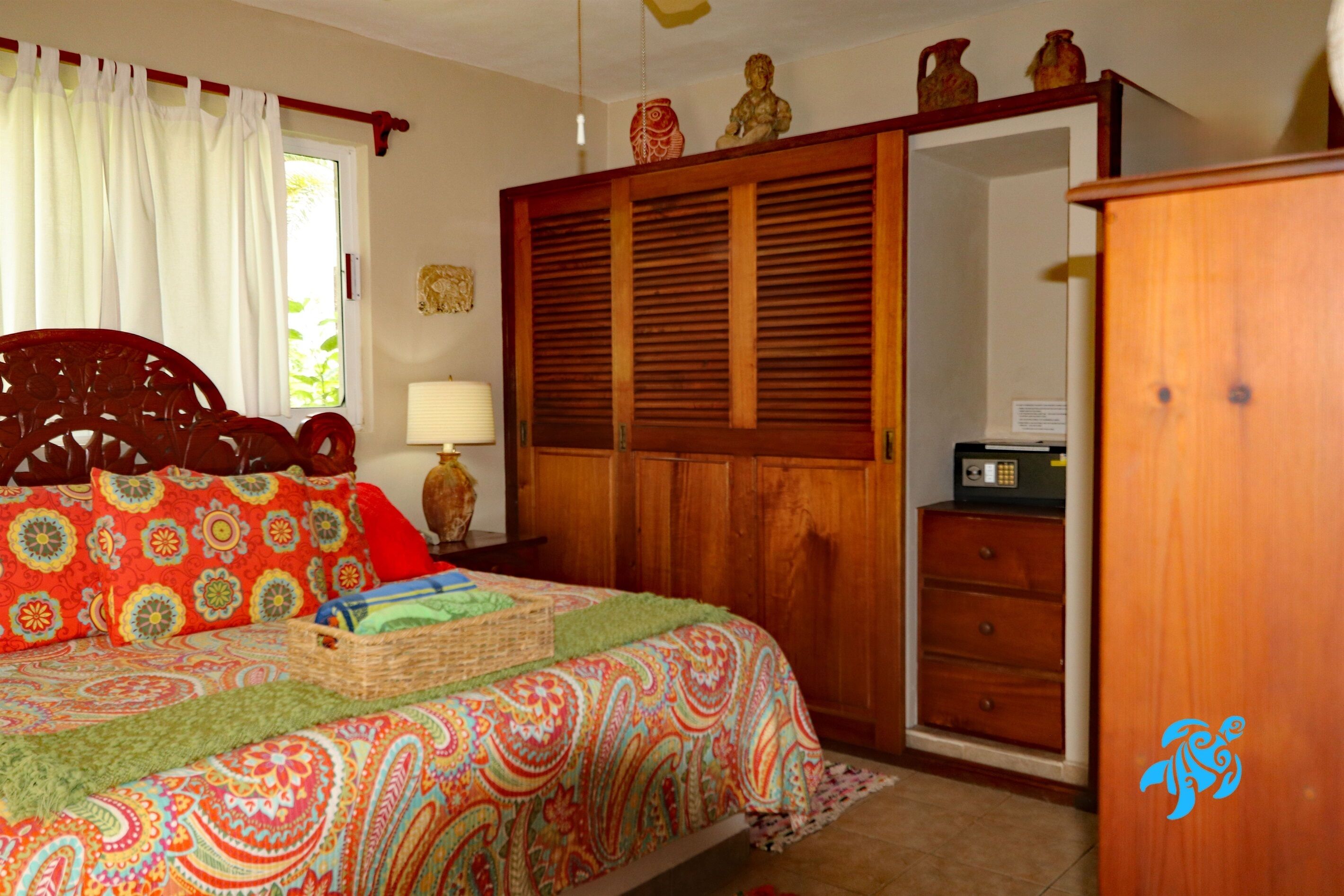 3 makuuhuonetta, silitysrauta/-lauta, vauvan matkasänky, ilmainen Wi-Fi