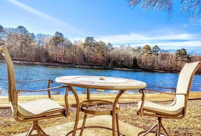 Lakefront Casita