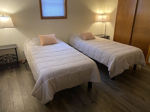 5 dormitorios, tabla de planchar con plancha, wifi y ropa de cama