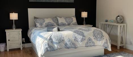 6 bedrooms, desk, iron/ironing board, WiFi