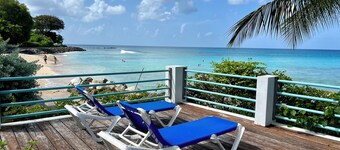 Beautiful Plumbago Villa - walk to everything!