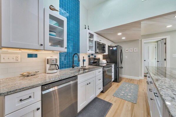 Fridge, microwave, oven, stovetop