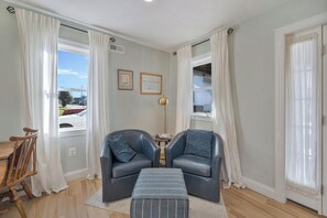 Smart TV - Hudson House by Seaside Vacations & Sales (Chincoteague Island)