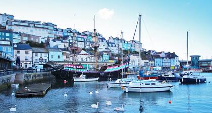 Fantastic location in the harbour bowl