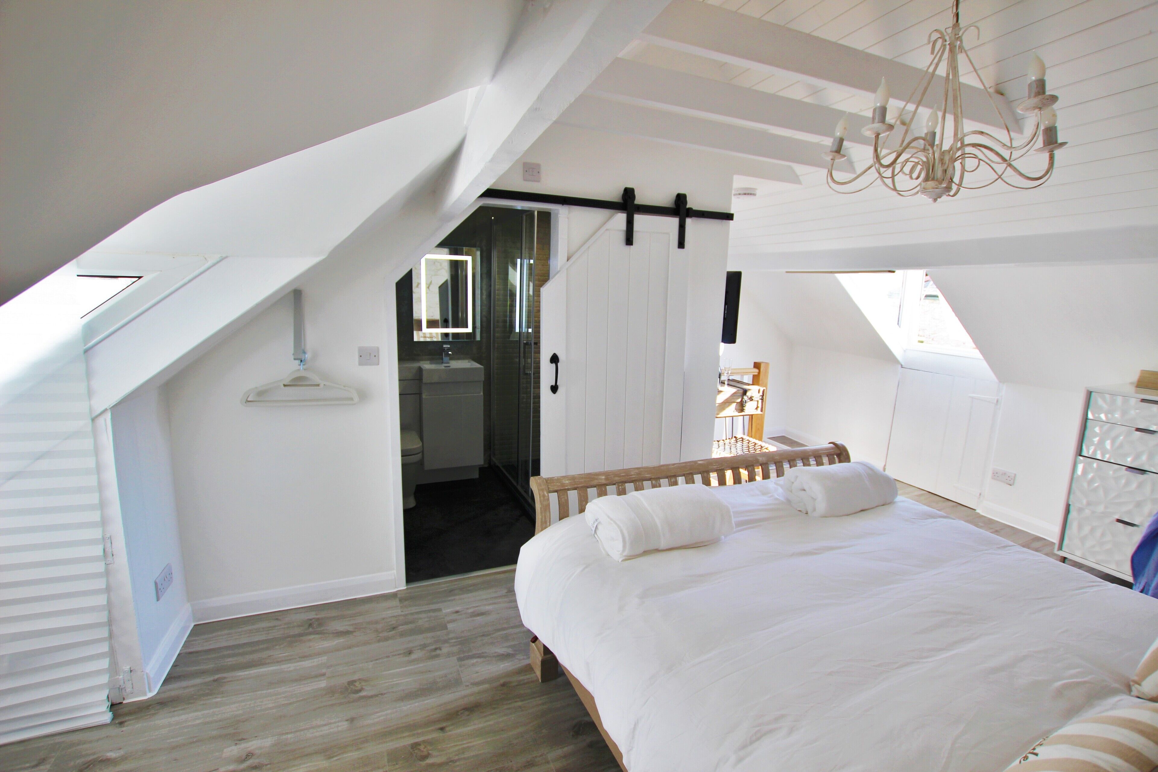 3 chambres, fer et planche à repasser, Wi-Fi gratuit, draps fournis