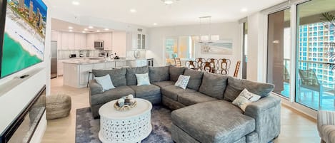 Smart TV, fireplace