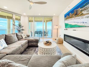 Smart TV, fireplace