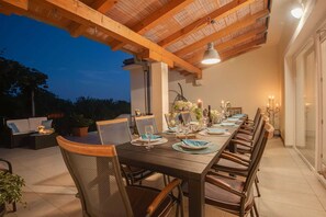 Outdoor dining - Villa Dada with pool, Seaview and playroom (Linardici (Krk))