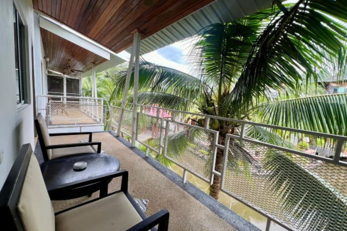 Lake View Deluxe Room Upper