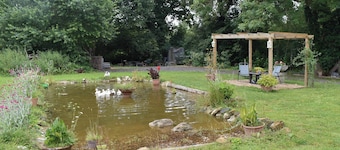 Shepherds Hut 1 at Laddingford - UK32531