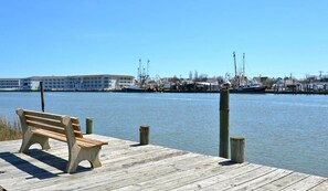 Dining - Bay Daze | Marsh Island Waterfront w/ Water Views in Every Room, Private Boat Dock & King Suites (Chincoteague Island)