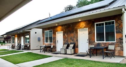 Bunkhouse 5B With Shady Porch