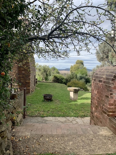 Dog Friendly Snowy Mountains Cottage on Acres