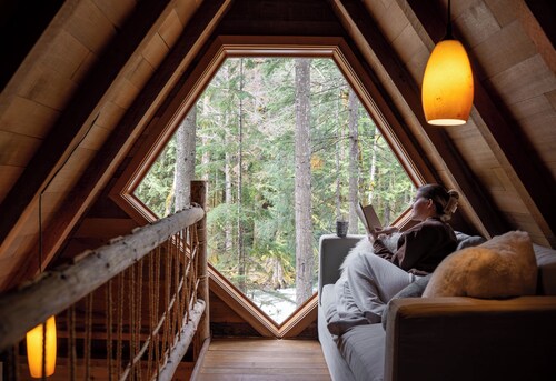 River Runs Through this secluded A-Frame, hot tub