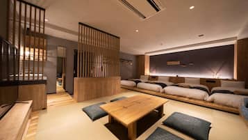 Japanese Style, HIDA, Non Smoking | In-room safe, individually decorated, individually furnished, desk