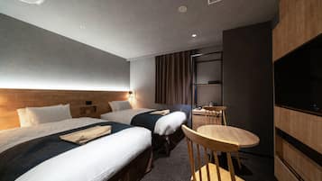 Standard Twin Room, Non Smoking | In-room safe, individually decorated, individually furnished, desk