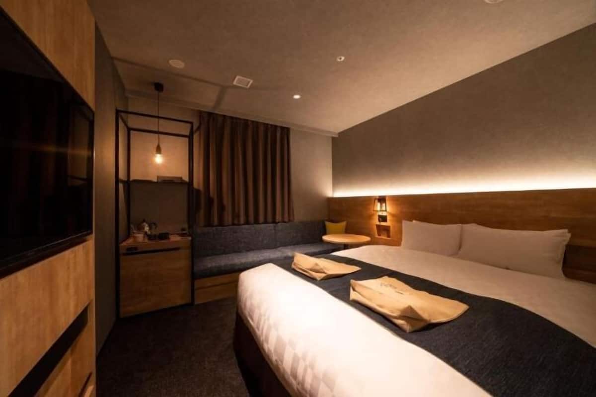 In-room safe, individually decorated, individually furnished, desk