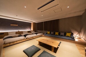 Japanese Style, HIDA, Non Smoking | In-room safe, individually decorated, individually furnished, desk