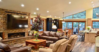 North Star Cabin! 5 Beds - 5 Baths - 5 Stars!