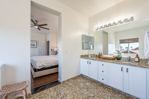 6 bedrooms, iron/ironing board, travel cot, free WiFi