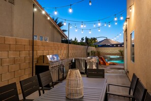 تناول الطعام بالخارج