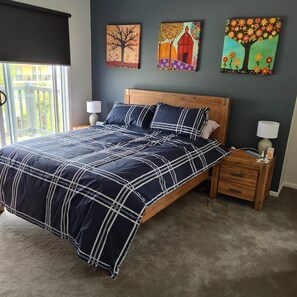 4 bedrooms, bed sheets