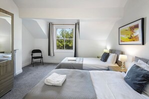 5 bedrooms, travel cot, free WiFi, bed sheets