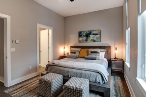 3 bedrooms, iron/ironing board, WiFi, bed sheets - South Slope Skyhaus with Rooftop Terrace (Asheville)
