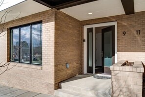 Exterior detail - South Slope Skyhaus with Rooftop Terrace (Asheville)