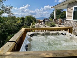 Tina de hidromasaje al aire libre