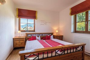 3 dormitorios, tabla de planchar con plancha, wifi gratis y ropa de cama