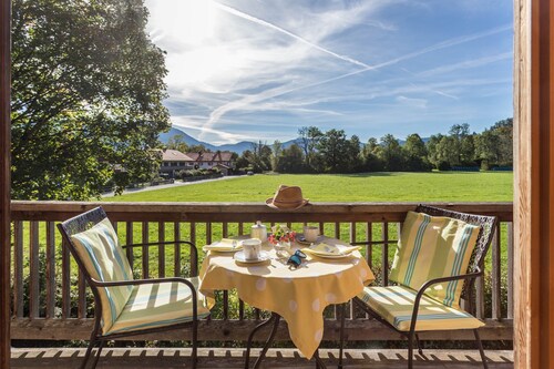 Ferienwohnung "Alpen Chalet Alte Talstation" mit Bergblick, Infrarotkabine & Garten