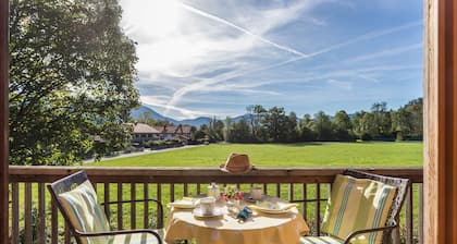 Ferienwohnung "Alpen Chalet Alte Talstation" mit Bergblick, Infrarotkabine & Garten