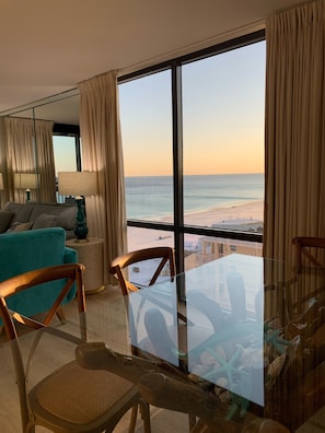Interior - BEACHFRONT, AMAZING OCEAN VIEWS!! (Destin)