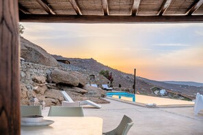Outdoor pool - Seaview Villa Galanos at Kalafatis Beach (Mykonos)