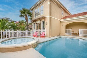 Outdoor pool, a heated pool