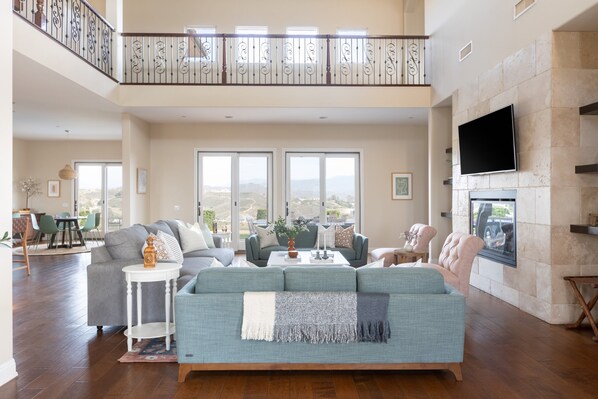 Smart TV, ping pong, offices