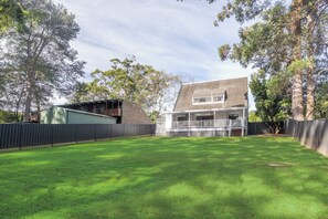 Exterior - A Tranquil, Leafy and Super-Convenient Holiday Home (Mollymook)